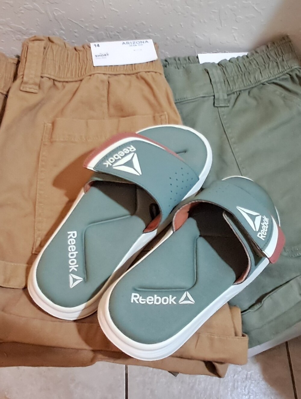 Reebok Olive Green and White Slide Sandals with Tan Accent Size 7.5 With 2 Short